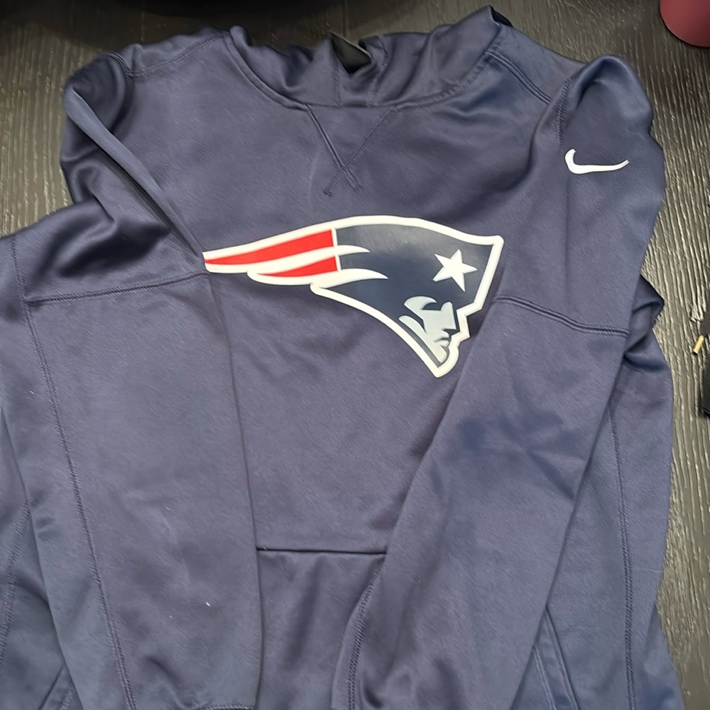 Patriots Nike drifit hoodie youth xl
